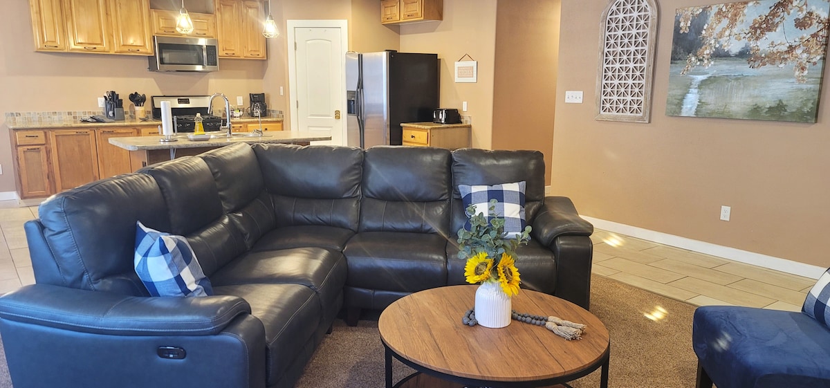 New Harmony 1784 - Four bedrooms at the Kolob exit, Kanarra Falls and the fingers in the same morning.